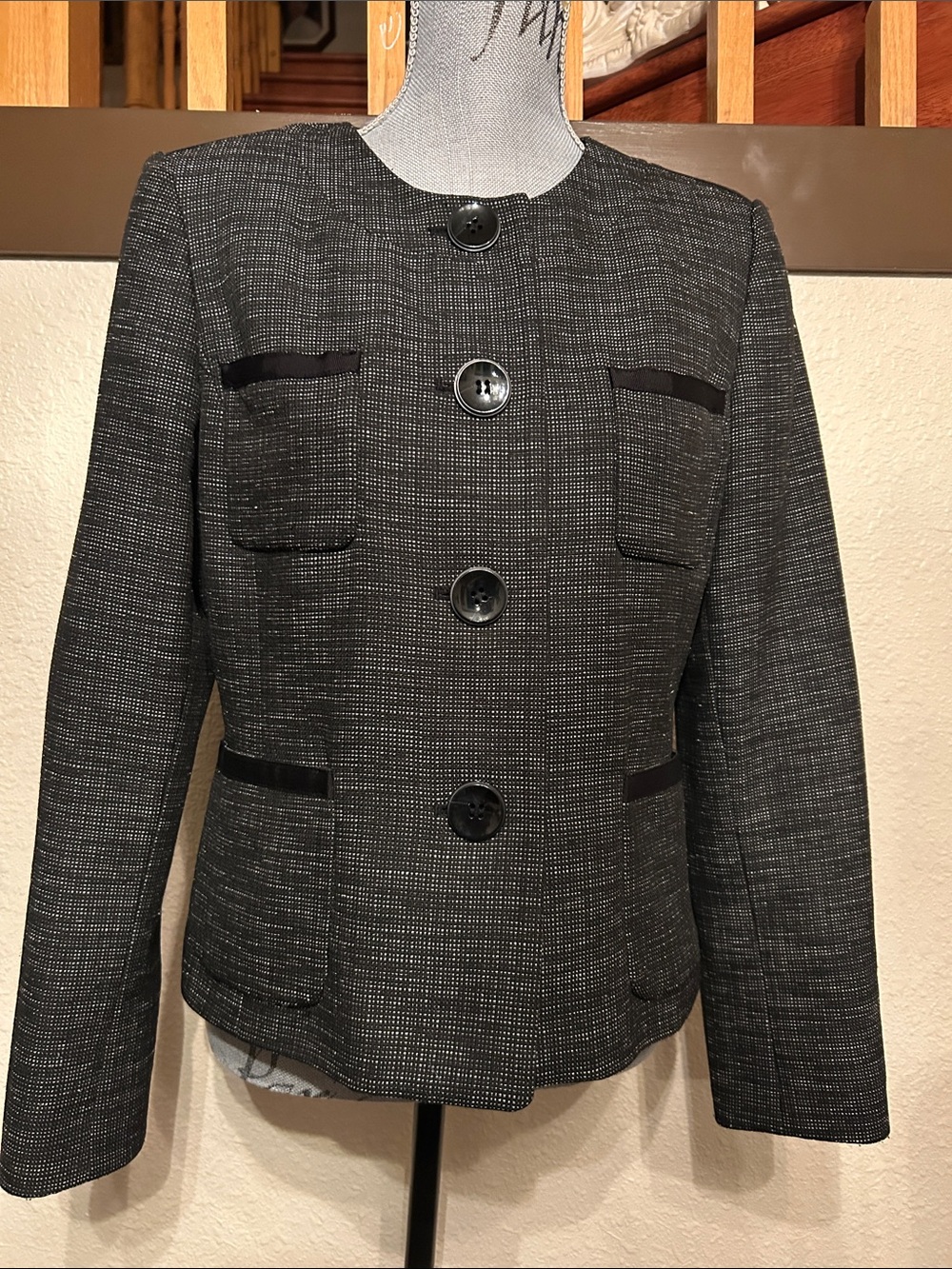 Jones Studio Black Textured Button-Front Blazer